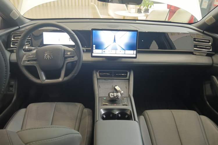 Used BYD Qin L 2025 DM-i Smart Drive 120KM Superior Model