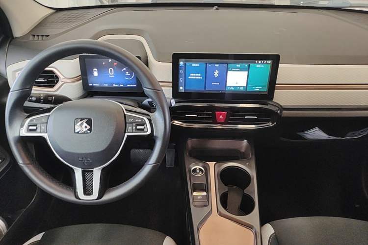 Used SOL E10X 2021 302 km Range Luxury Version 30.2 kWh Audio And AC Panel