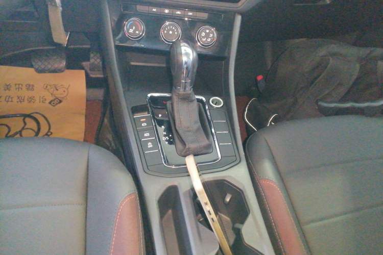 Used Volkswagen Bora 2021 1.5L Automatic Comfort Smart Connect Edition Gear Lever