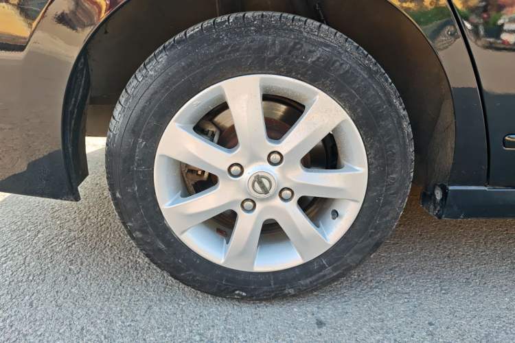 Used Nissan Sylphy 2012 Classic 1.6XE Manual Comfort Edition Exterior 5