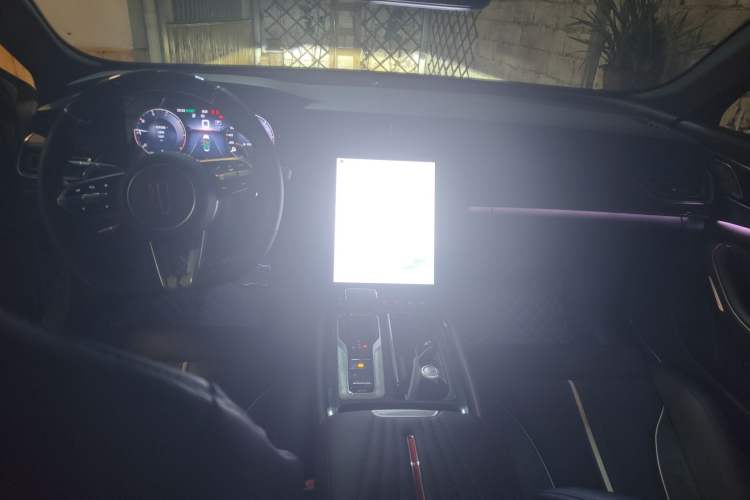 Used Hongqi H6 2023 2.0T ZhiShang Version