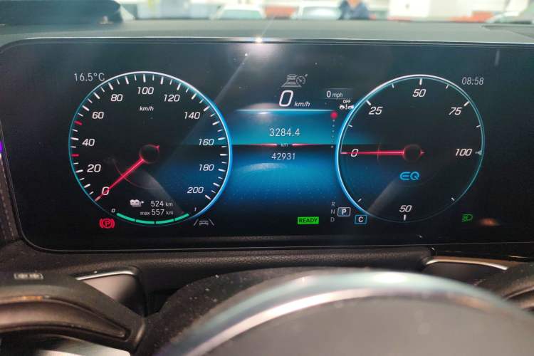 Used Mercedes-Benz EQB 2023 Facelift EQB 260 Odometer Close Up