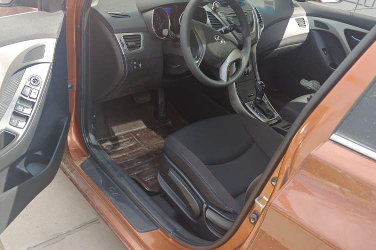 Used Hyundai Elantra (5th Generation / Langdong) 2012 1.6L Automatic Leading Model Driver Seat