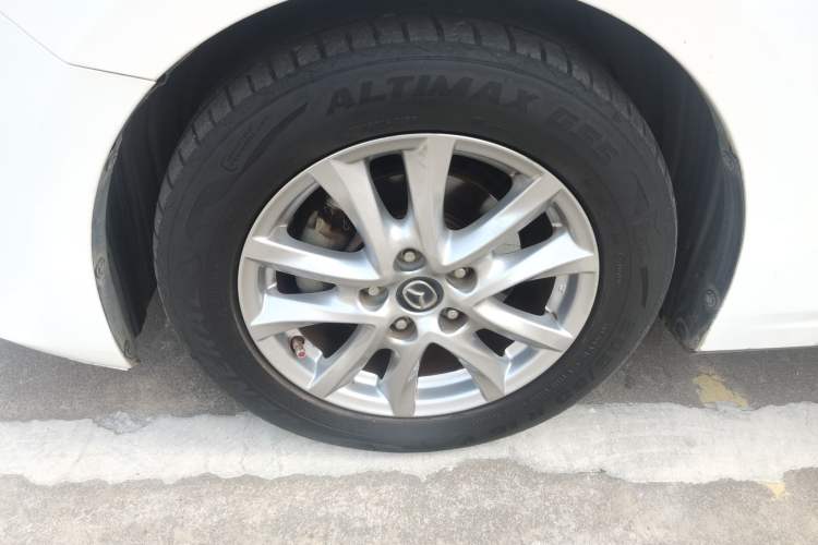 Used Mazda Mazda 3 Axela 2014 Sedan 1.5L Automatic Comfort Model
