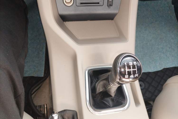 Used FORTHING Lingzhi 2019 M5L 1.6L 7-Seater Luxury Model China VI Standard
