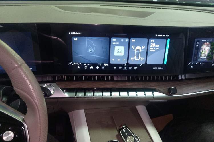 Used Roewe RX9 2023 2.0T Two-Wheel Drive Enjoyment Version