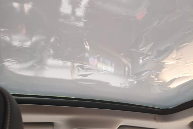 Used Roewe RX5 2018 20T Two-Wheel Drive Automatic Internet Smart Edition Headliner