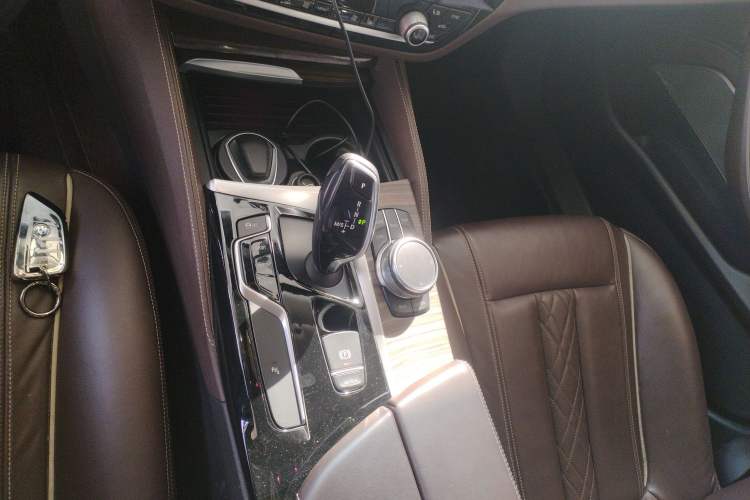 Used BMW 5 Series 2018 530Li Leading Edition Luxury Package
