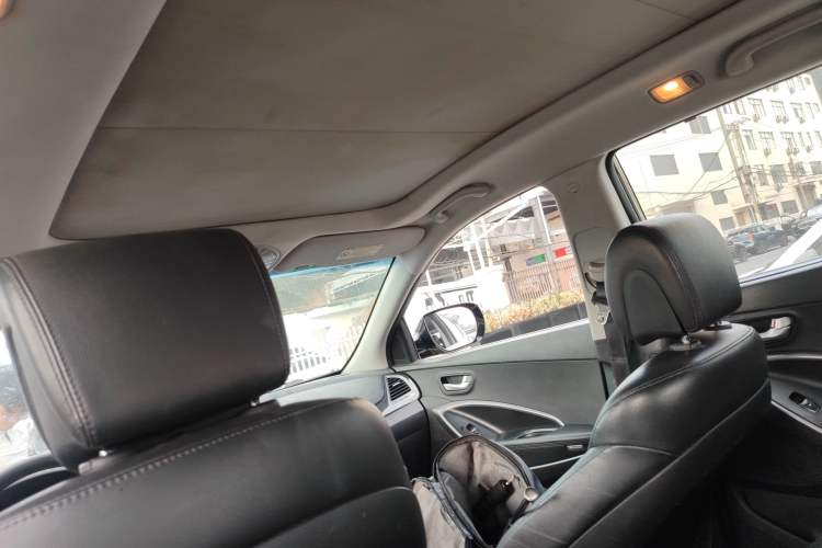 Used Hyundai Santa Fe 2013 2.4L Automatic Two-Wheel Drive Smart Version Headliner