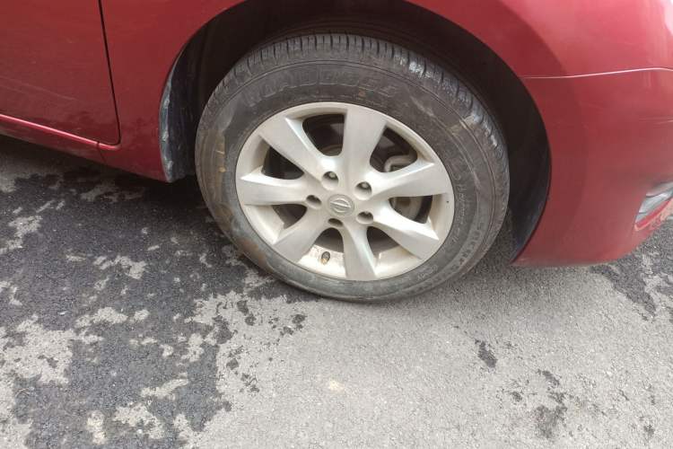 Used Nissan Tiida 2014 1.6L CVT Cool Cafe Edition Exterior 7