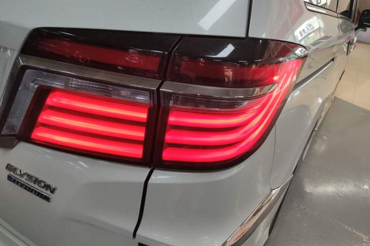 Used Honda Elysion 2019 2.0L Hybrid Comfort Edition Exterior 3