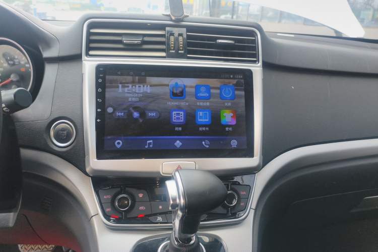 Used Haval H6 2017 Red-Label Sport Edition 1.5T Automatic Two-Wheel Drive Luxury Model Audio And AC Panel