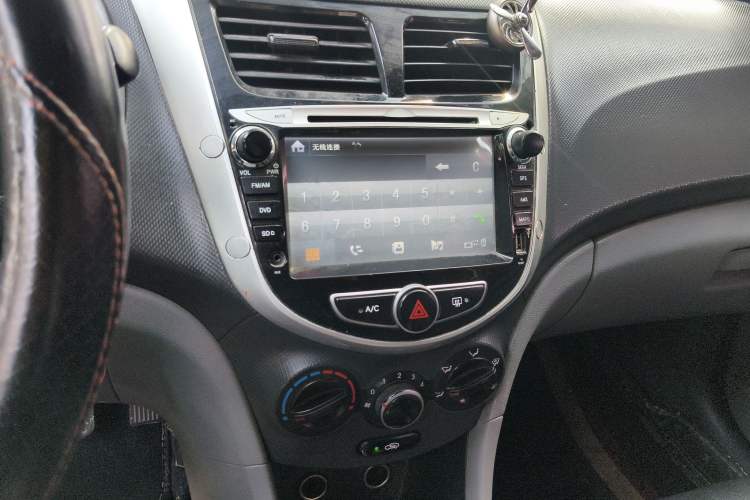 Used Hyundai Verna (older generation) 2014 1.4L Manual Smart GLS Trim Audio And AC Panel