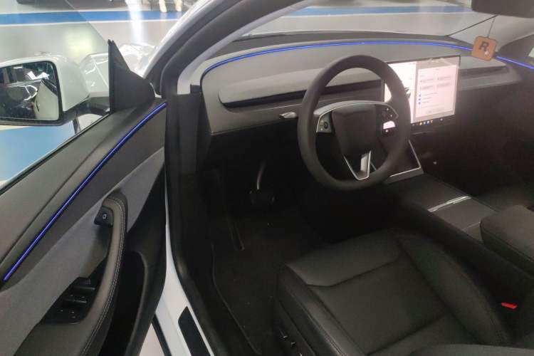 Used Tesla Model Y 2025 Rear-Wheel-Drive Version Driver Seat