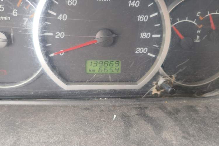 Used Wuling Hongguang 2014 1.5L Base Version Odometer Close Up