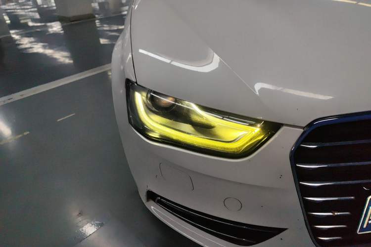 Used Audi A4L 2015 35 TFSI Automatic Comfort Model Right Front Headlight