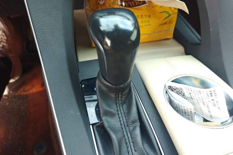 Used Toyota Avalon 2019 2.5L Touring Premium Version China VI Standard
