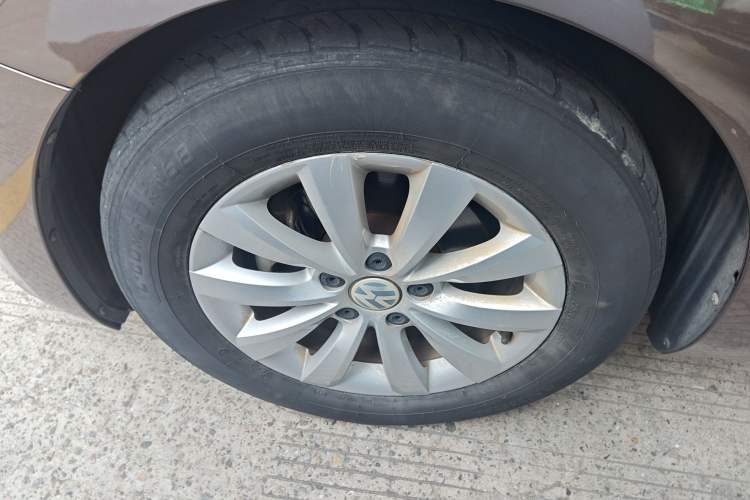 Used Volkswagen Beetle 2015 180TSI model
