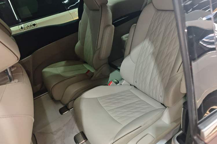 Used Buick GL8 2021 Land Cruiser Executive Class 652T Smart Luxury Model
