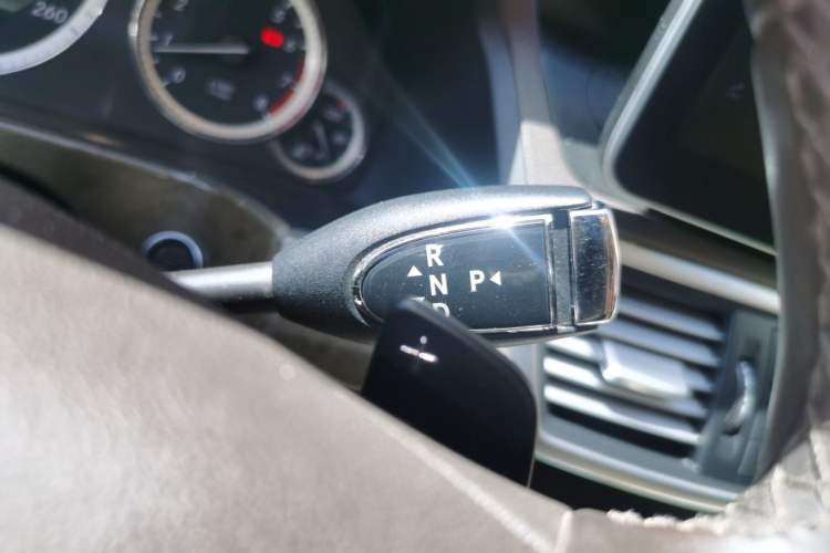 Used Mercedes-Benz E-Class 2009 E 300 Elegant Model
