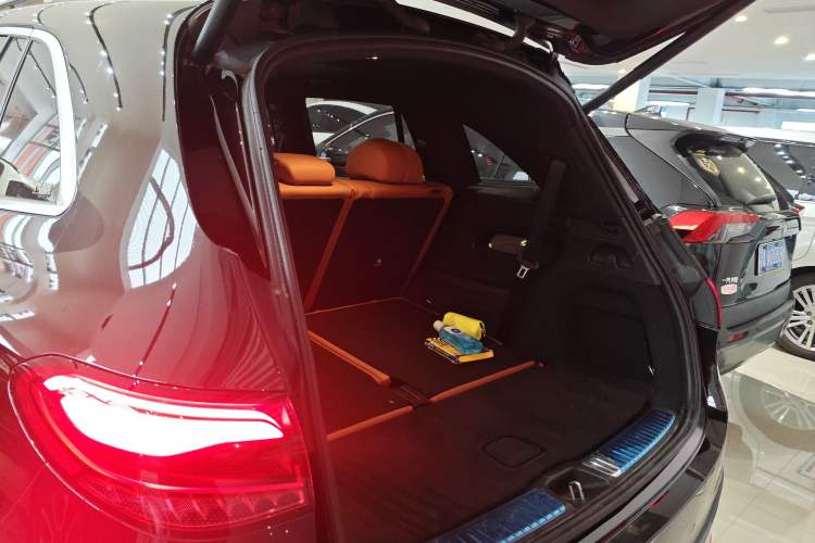 Used Mercedes-Benz GLC 2023 GLC 300 L 4MATIC Dynamic 7-Seater
