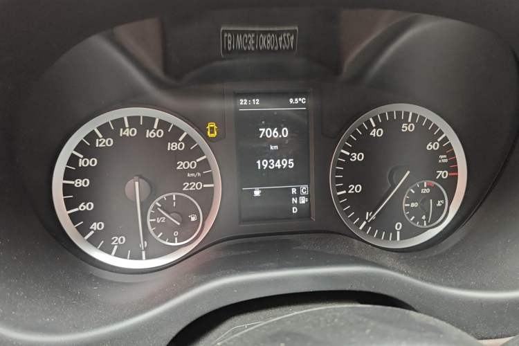 Used Mercedes-Benz Vito 2018 2.0T Elite Version 7 Seats China VI Emission Standard
