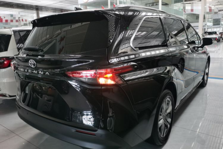 Used Toyota Sienna 2024 2.5L Hybrid Comfort Edition