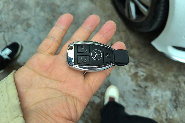 Used Mercedes-Benz C-Class 2016 C 200 L Sport Edition Vehicle Key