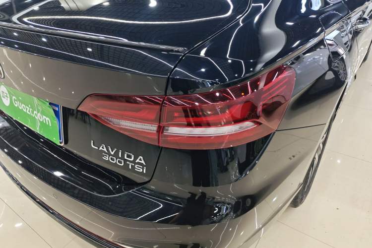 Used Volkswagen Lavida 2024 300TSI DSG Starry Sky Deluxe Edition Right Rear Taillight