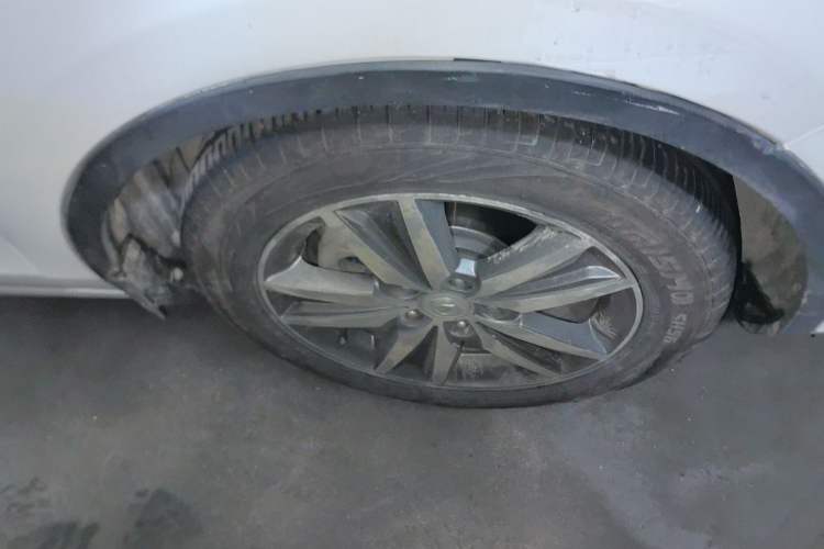 Used CHANGAN Eado 2016 1.6L Automatic Junku Model Right Front Wheel Hub