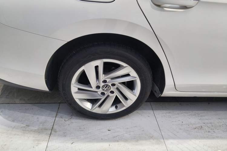 Used Volkswagen Lamando 2022 Lingdu L 280TSI DSG Spicy Edition Right Rear Wheel Hub