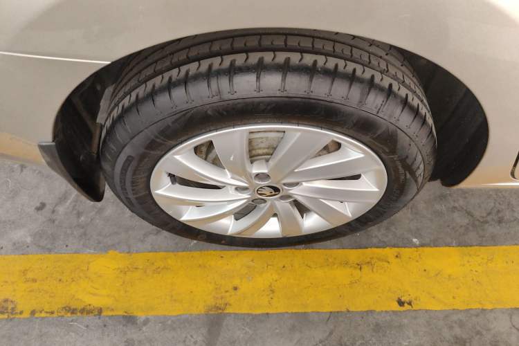 Used Skoda Rapid 2019 1.5L Automatic Comfort Edition China VI Standard