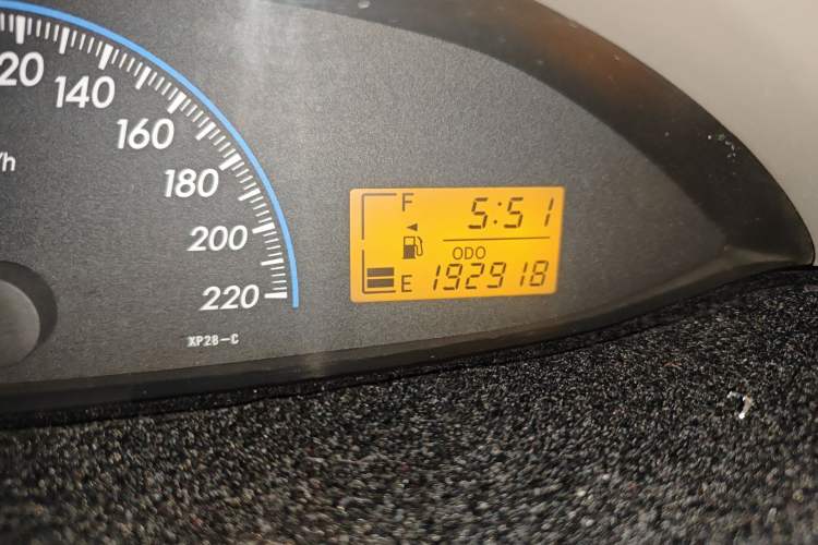 Used Toyota Vios 2011 1.6L GL-i Sunroof Version AT Odometer Close Up