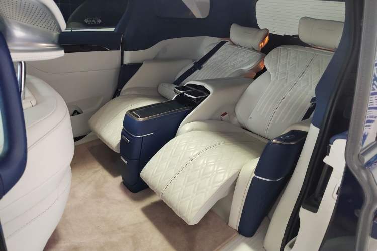 Used Buick GL8 2020 Avenir Avia Four-Seat Luxury Edition
