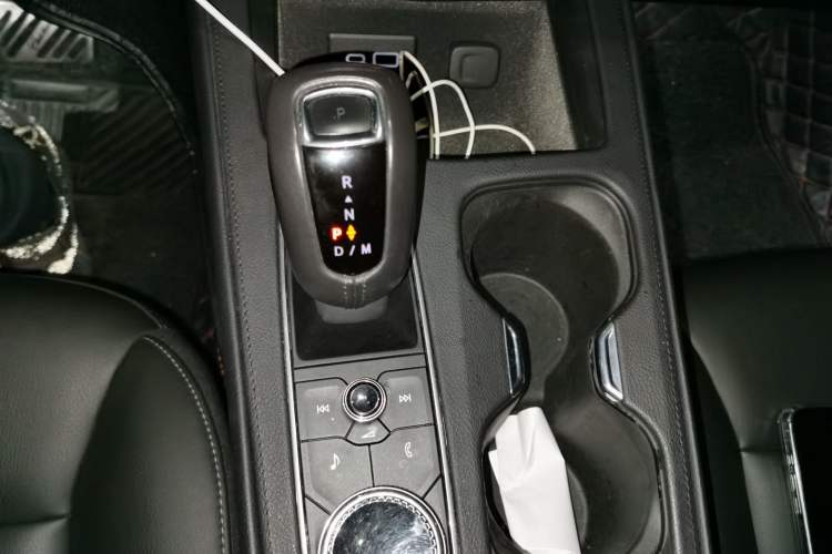 Used Cadillac XT4 2018 28T Two-Wheel-Drive Luxury Model
