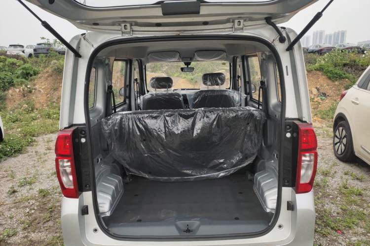 Used Wuling Zhiguang New Energy 2025 Standard Model Trunk