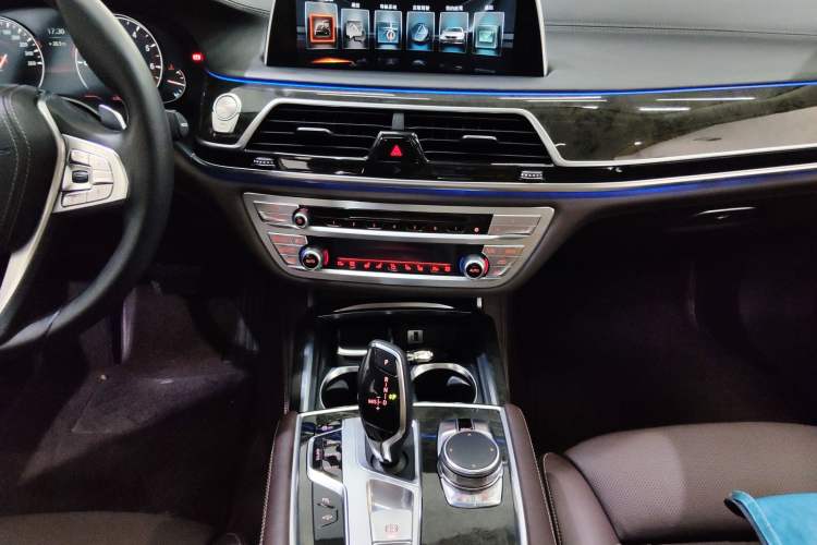 Used BMW 7 Series 2016 740Li Luxury Edition Audio And AC Panel