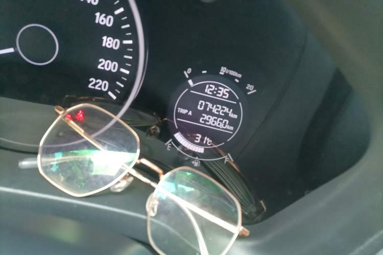 Used Honda Vezel 2015 1.5L CVT two-wheel drive Comfort trim
