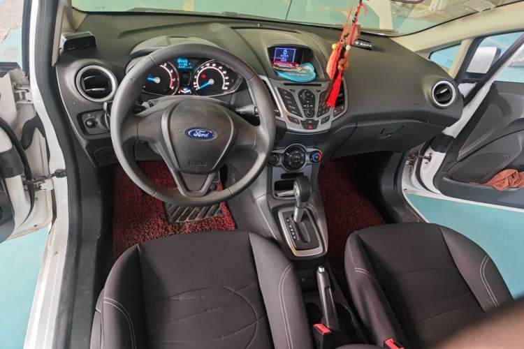 Used Ford Fiesta 2013 Hatchback 1.5L Automatic Fashion Edition
