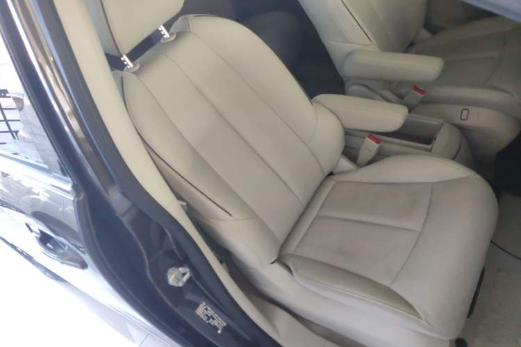 Used Buick GL8 2021 Land Cruiser Executive Class 652T Luxury Model