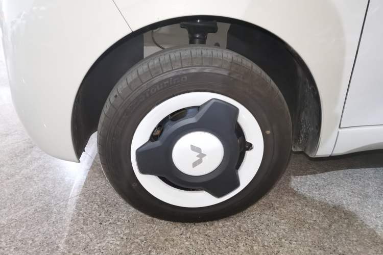 Used Wuling Hongguang MINIEV 2024 3rd Generation 215km Youth Edition Left Front Wheel Hub
