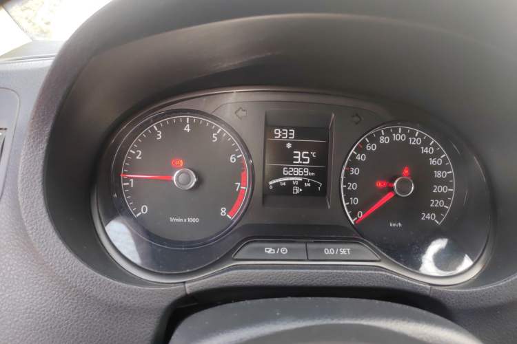 Used Volkswagen Polo 2014 1.4L Manual Fashion Edition