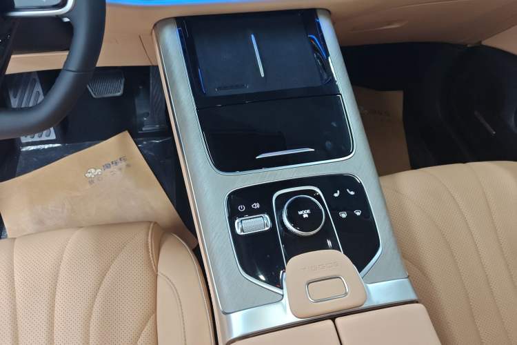 Used Chery Tiggo 9 2023 2.0T Dual-Clutch Two-Wheel Drive Luxury Edition 7 Seats Gear Lever