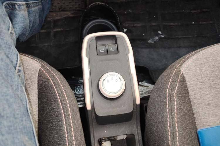 Used Chery QQ Ice Cream 2022 170km Sundae Phosphate Lithium-Ion
