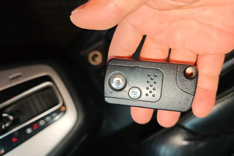 Used Honda CR-V 2013 2.4L two-wheel drive luxury version Vehicle Key