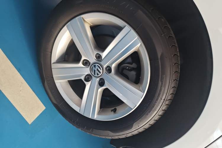 Used Volkswagen Golf 2017 1.6L Automatic Comfort Million-Vehicle Anniversary Edition