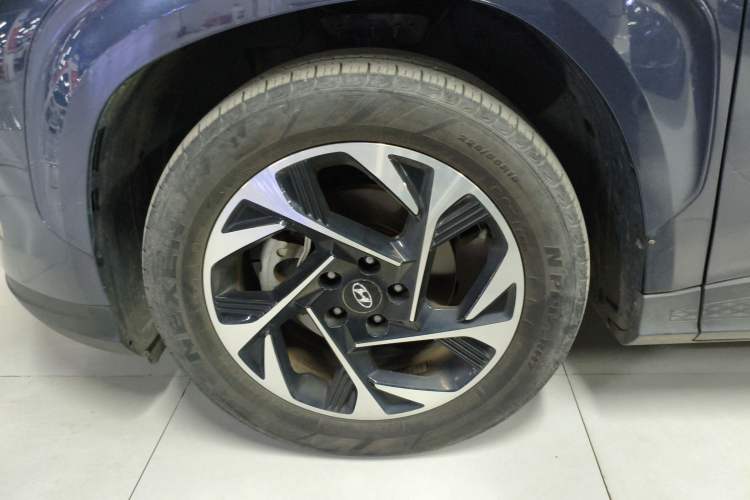 Used Hyundai Custo 2021 270TGDi Prestige LUX Left Front Wheel Hub