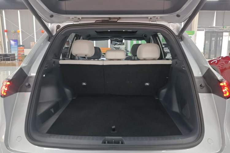 Used Geely Galaxy Xingjian 7 EM-i 2025 120km Flagship Edition Trunk