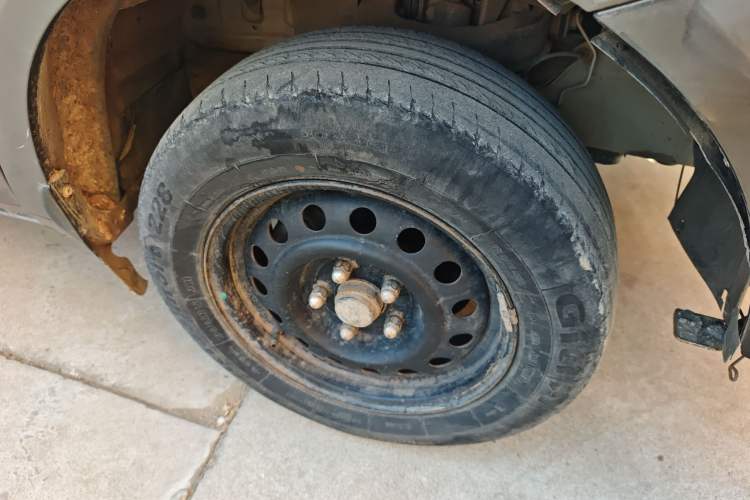 Used FORTHING Lingzhi 2016 M3L 1.6L 7-Seater Standard Model Right Front Wheel Hub