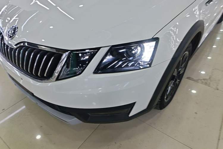 Used Skoda Octavia 2018 Station Wagon TSI230 DSG Luxury Edition
